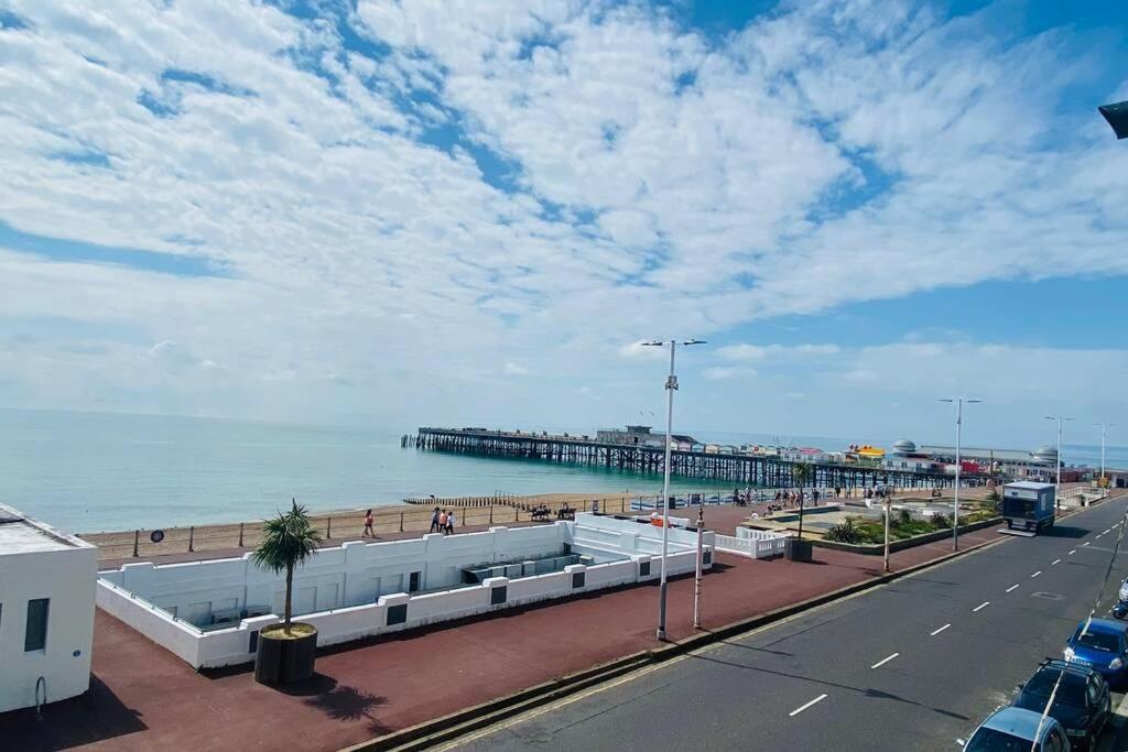 هاستَنغ Sea Front White Rock Apartment المظهر الخارجي الصورة